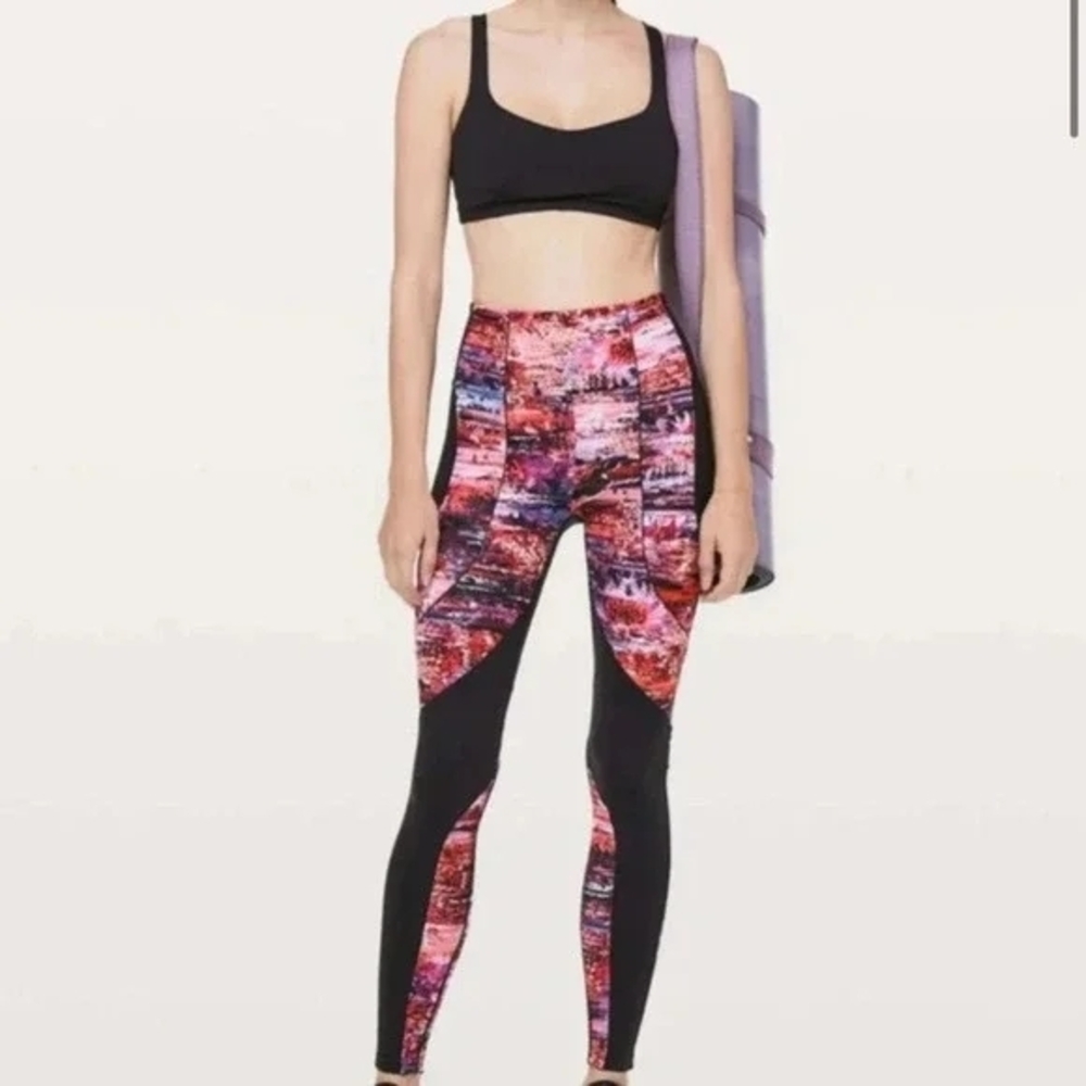 Lululemon Sweat and Repeat Tights in Black/Dahliascape - Size 6